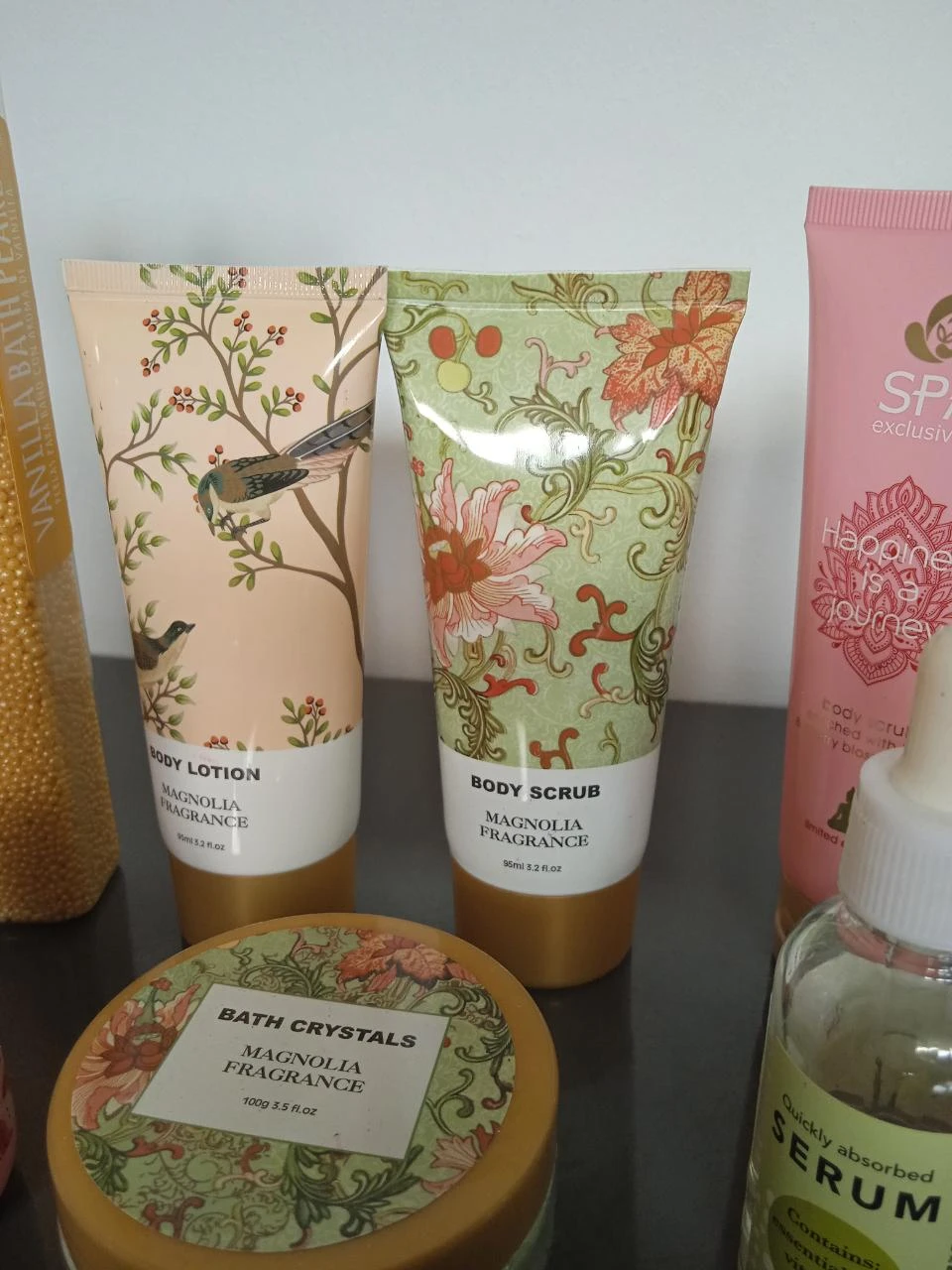 Gran lote de productos de belleza, suero, crema, exfoliante, sal de baño – photo 11